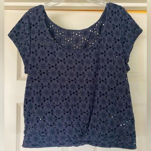 American Eagle knot front crop tee
